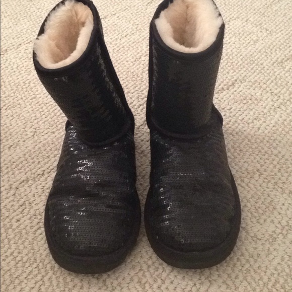*Black sequins uggs - Picture 1 of 4